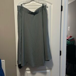 White Mark (kohls) flared midi skirt with pockets